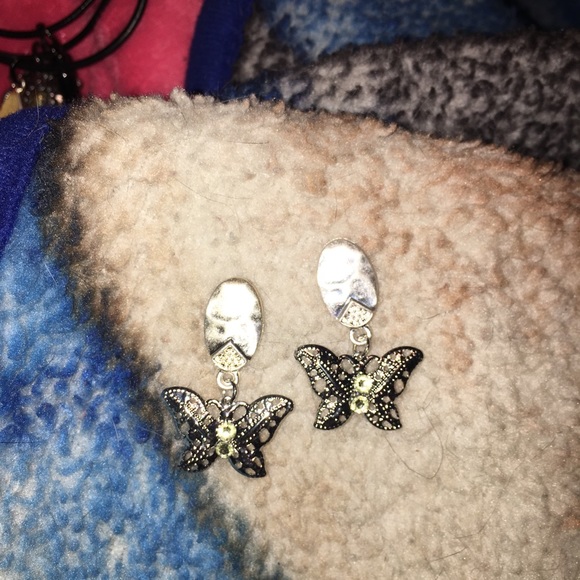 Silver & Gold tone butterfly earrings hammered NWT - Picture 3 of 5